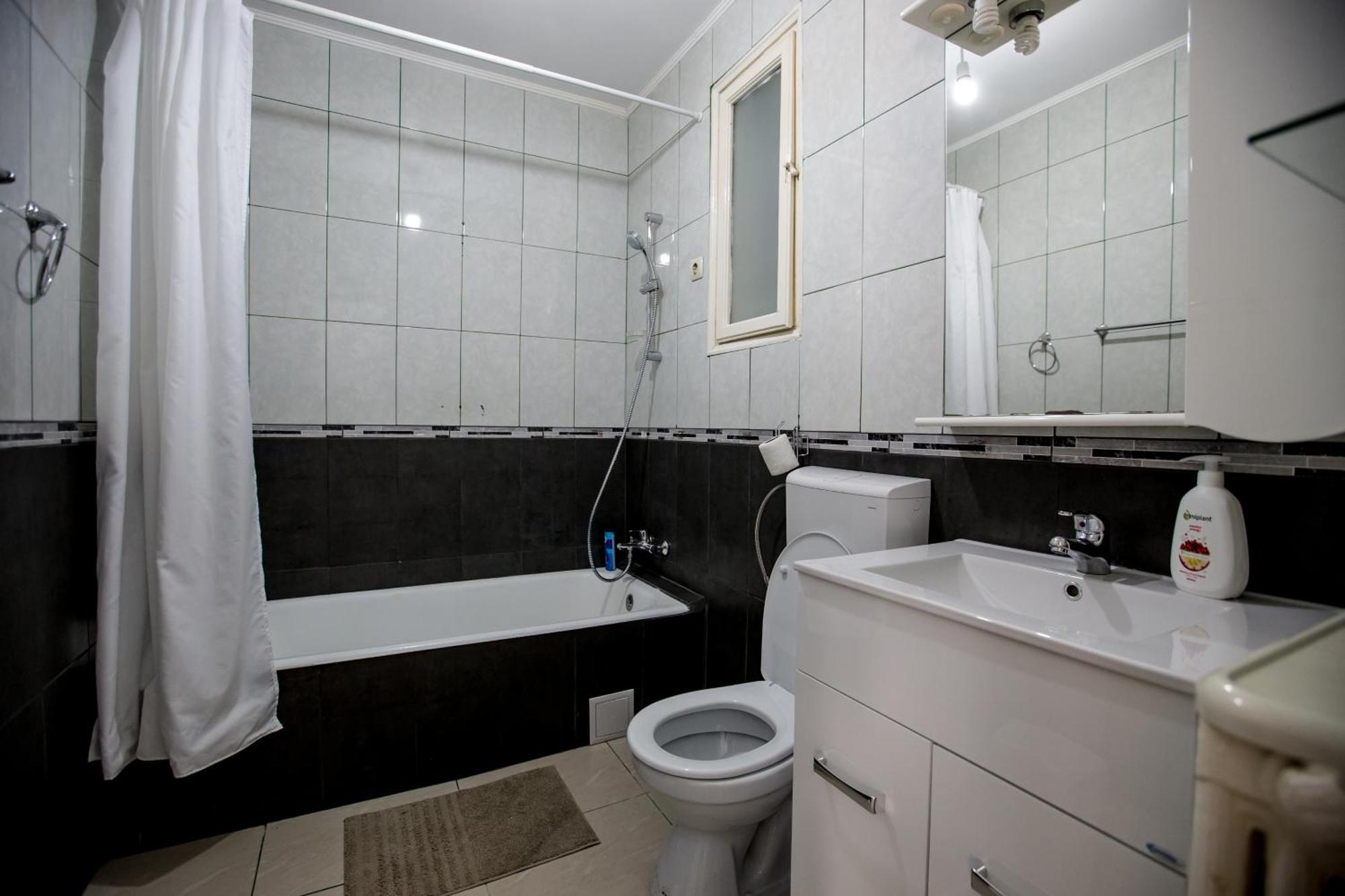 Spacious City View Apartment With Balcony Bukarest Exterior foto